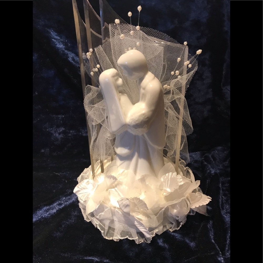 Porcelain Bride and Groom Wedding Cake Topper